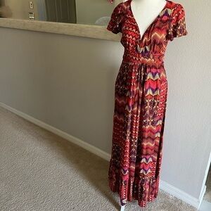 Forever 21: Women Junior Floral Maxi Dress with back sash. Size M